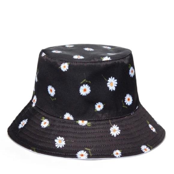 ALICE + OLIVIA Daisy Design Reversible Bucket Hat - Picture 2 of 9